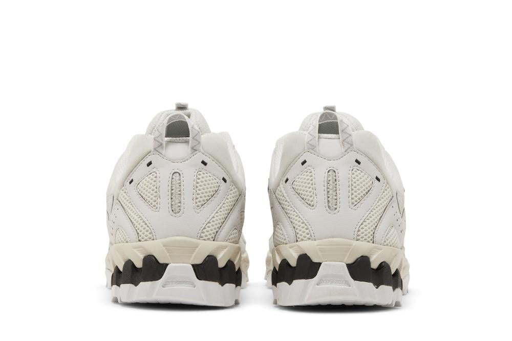 610 'Nimbus Cloud Black'