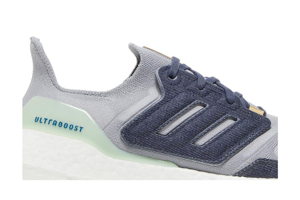 UltraBoost 22 'Halo Silver'