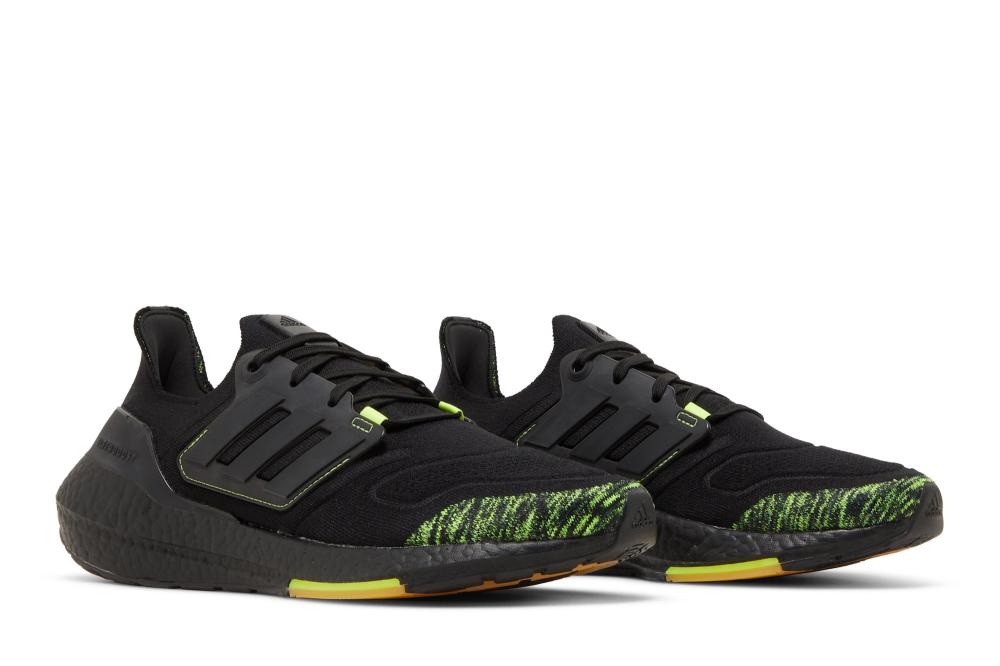 UltraBoost 22 'Black Solar Yellow'