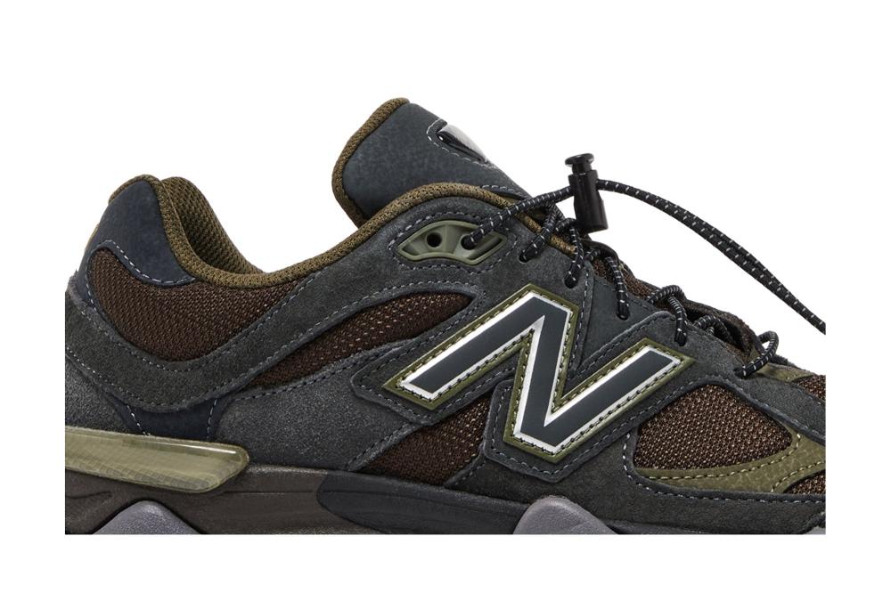 9060 'Blacktop Dark Moss'