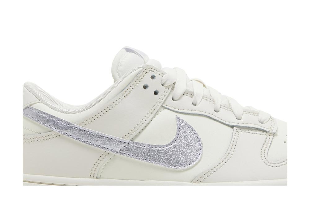 Wmns Dunk Low 'Sail Oxygen Purple'