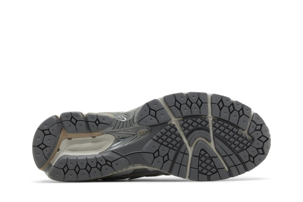 1906U 'Grey Olivine'