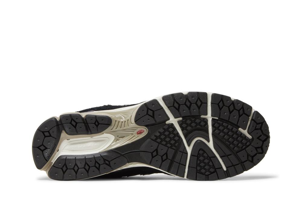 2002R 'Protection Pack - Black Grey'