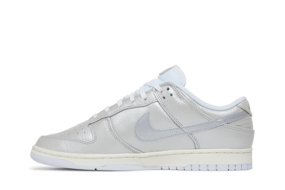 Dunk Low SE 'Metallic Silver'