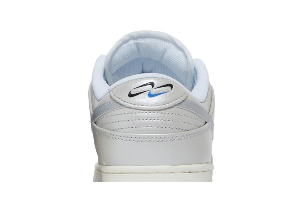 Dunk Low SE 'Metallic Silver'