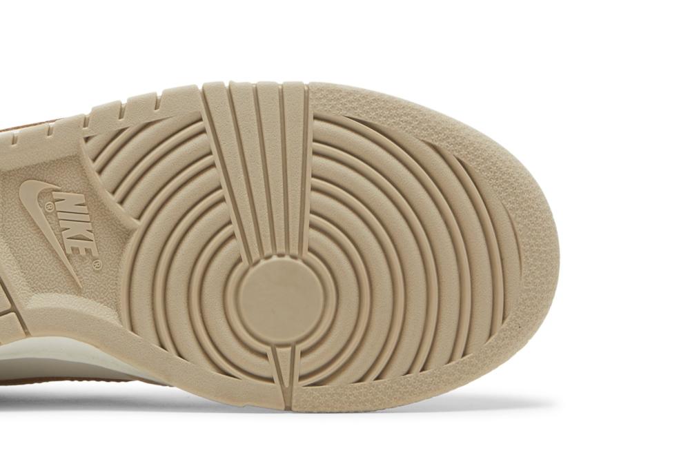 Wmns Dunk Low 'Gold Swoosh'