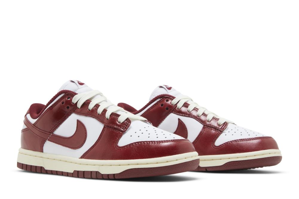 Wmns Dunk Low Premium 'Vintage Red'