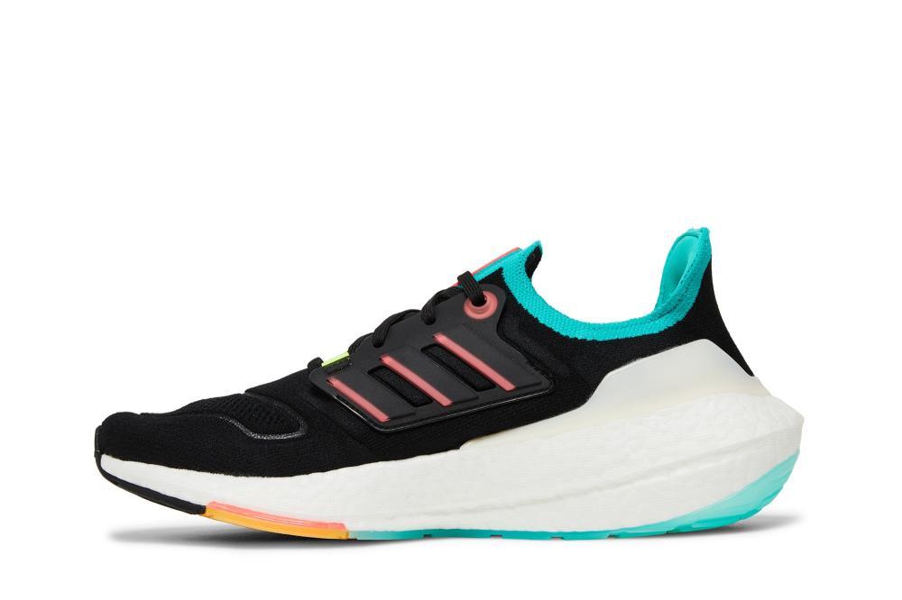 UltraBoost 22 'Black Turbo Mint'