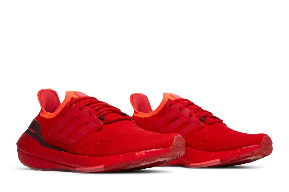UltraBoost 22 'Vivid Red'