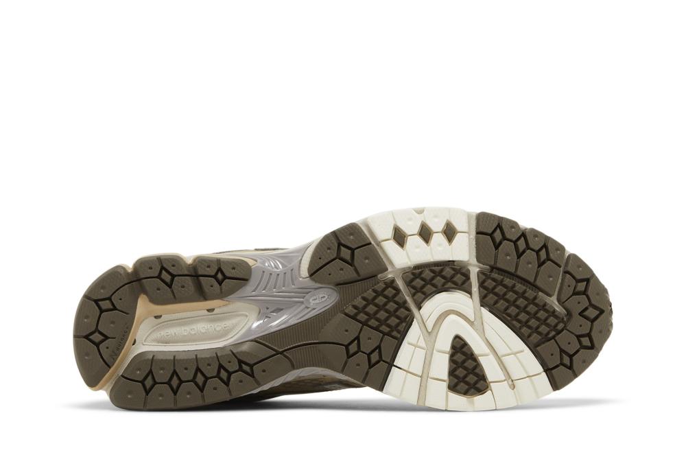 860v2 'Timberwolf Moonbeam'