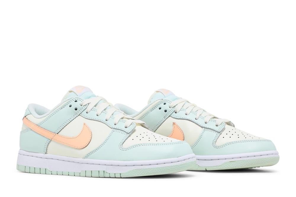 Wmns Dunk Low 'Barely Green'